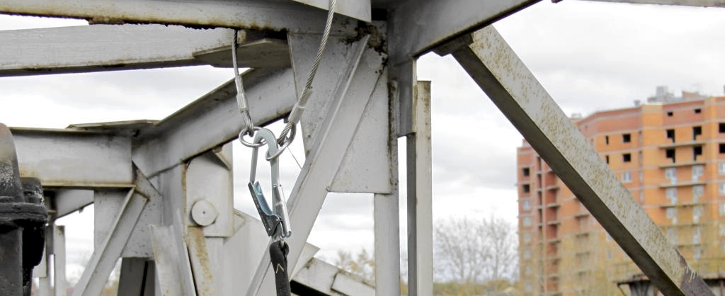 Анкерный строп High Safety на структурном анкере Анкерный строп High Safety на структурном анкере